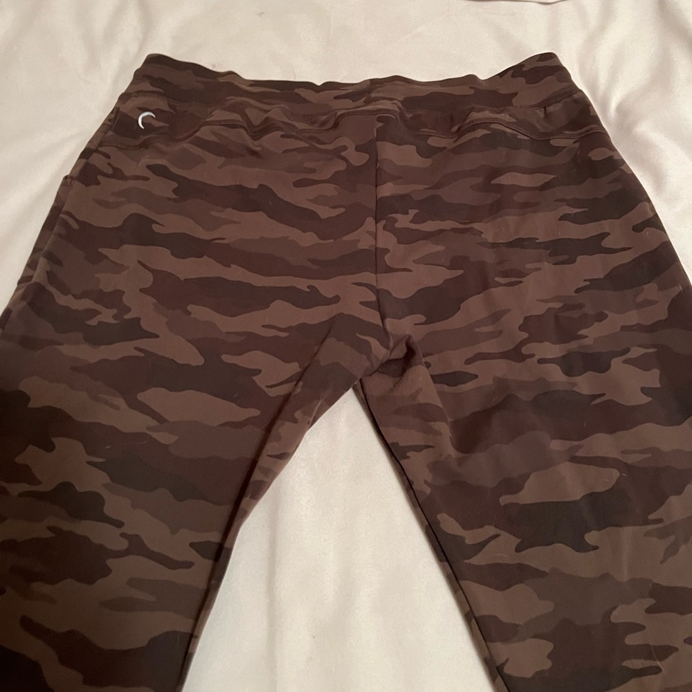 Zyia leggings. Great shape. Size XXL. Would fit L or XL too!